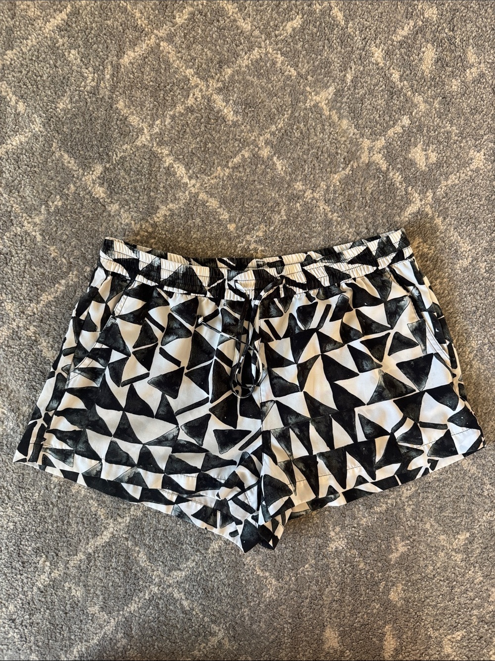 Jack by BB Dakota Black & White Geometric Athletic Lounge Shorts